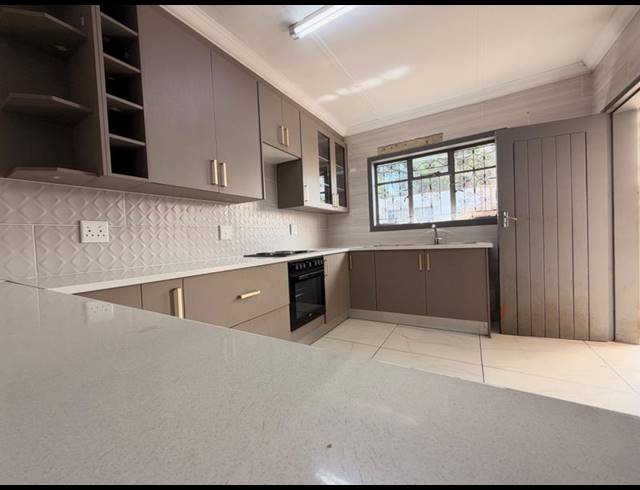3 BEDROOM HOUSE FOR SALE IN VANDERBIJLPARK CW 1